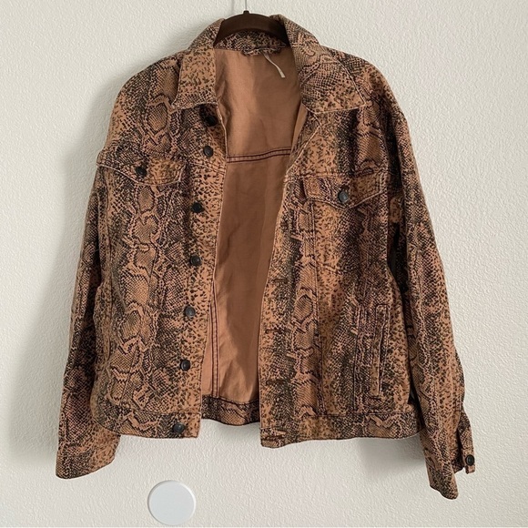 Free People Women's Size Small Brown Snake Print Trucker Jacket - Picture 2 of 5
